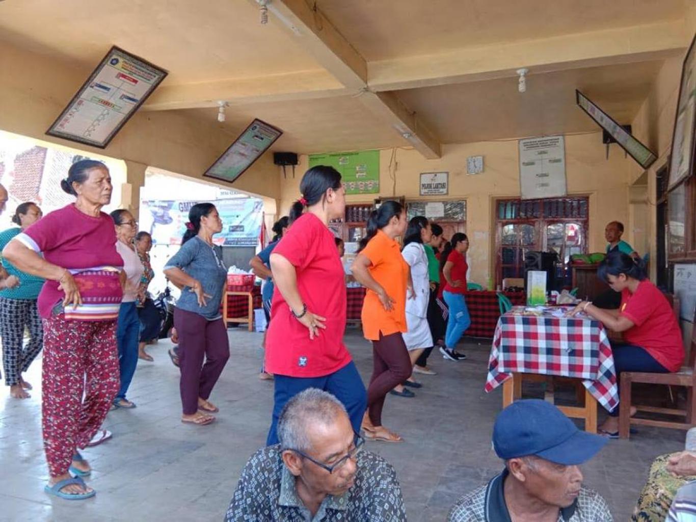 Kegiatan Pelaksanaan Posyandu Lansia Bersama Kader Dan Bidan Desa Website Desa Kekeran